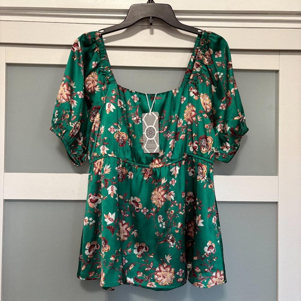 Bohera Boutique BOHO  Garden Goddess Floral Top Green Silky umpire waist sz L - Picture 2 of 3